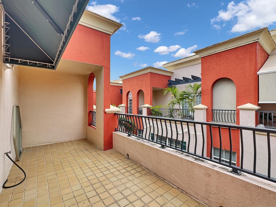 На продажу: $550,000 (3 спален, 3 ванн, 2430 Квадратных фут)