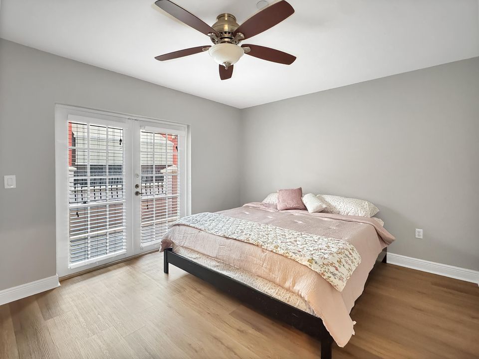 На продажу: $550,000 (3 спален, 3 ванн, 2430 Квадратных фут)