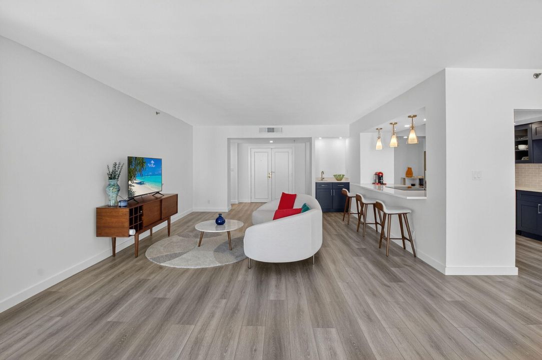 For Sale: $1,695,000 (2 beds, 2 baths, 1745 Square Feet)