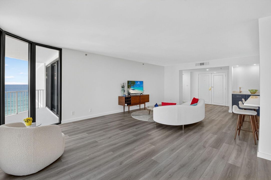 For Sale: $1,695,000 (2 beds, 2 baths, 1745 Square Feet)