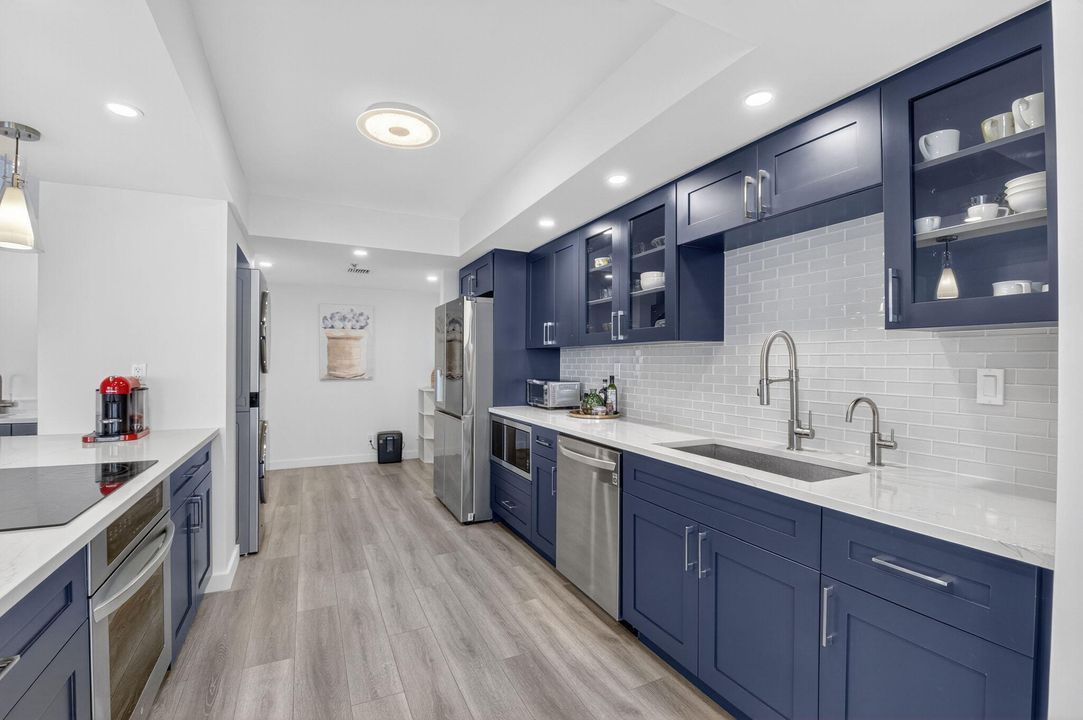 For Sale: $1,695,000 (2 beds, 2 baths, 1745 Square Feet)