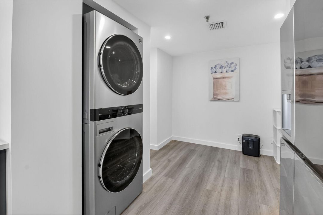 For Sale: $1,695,000 (2 beds, 2 baths, 1745 Square Feet)