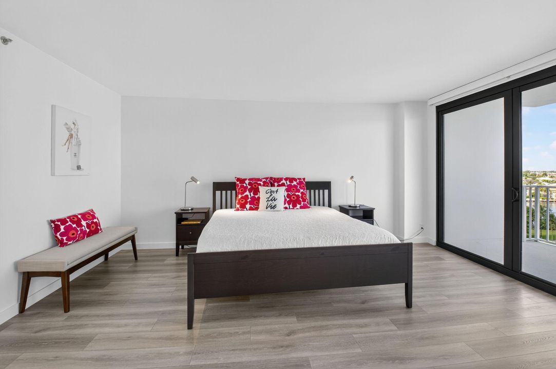 For Sale: $1,695,000 (2 beds, 2 baths, 1745 Square Feet)