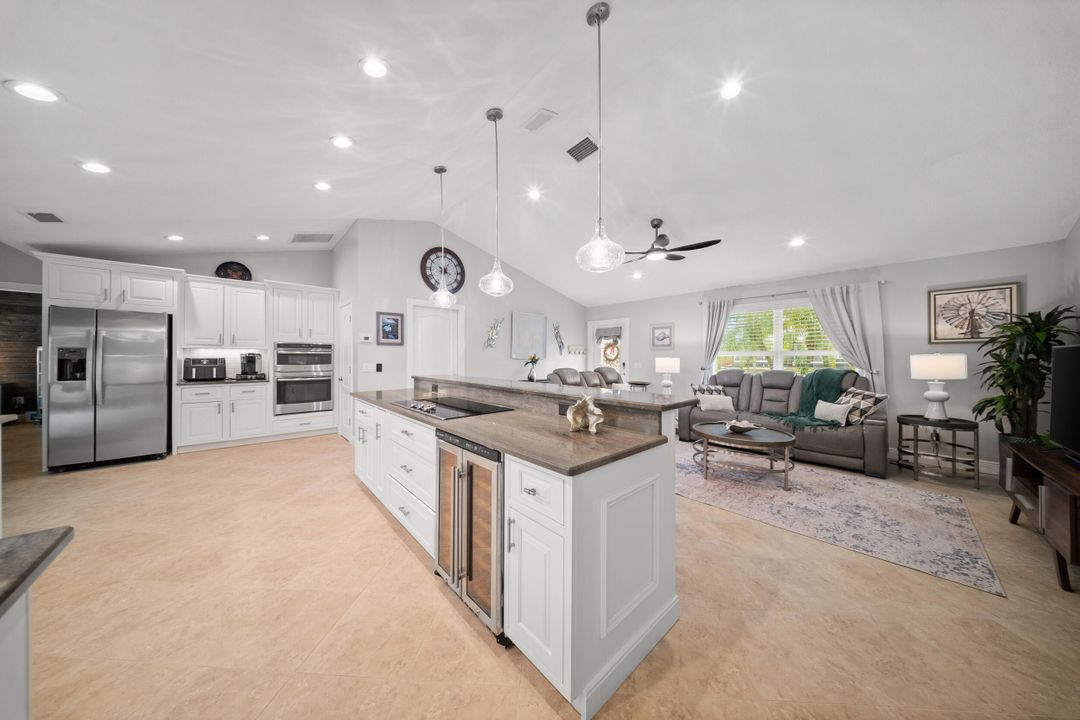 En Venta: $495,900 (3 camas, 2 baños, 1718 Pies cuadrados)