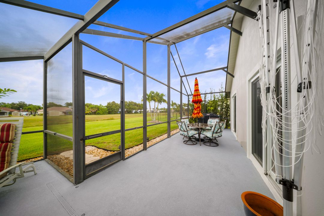 En Venta: $495,900 (3 camas, 2 baños, 1718 Pies cuadrados)