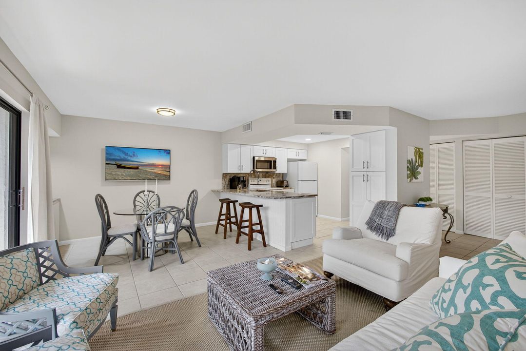 待售: $329,000 (1 贝兹, 1 浴室, 860 平方英尺)