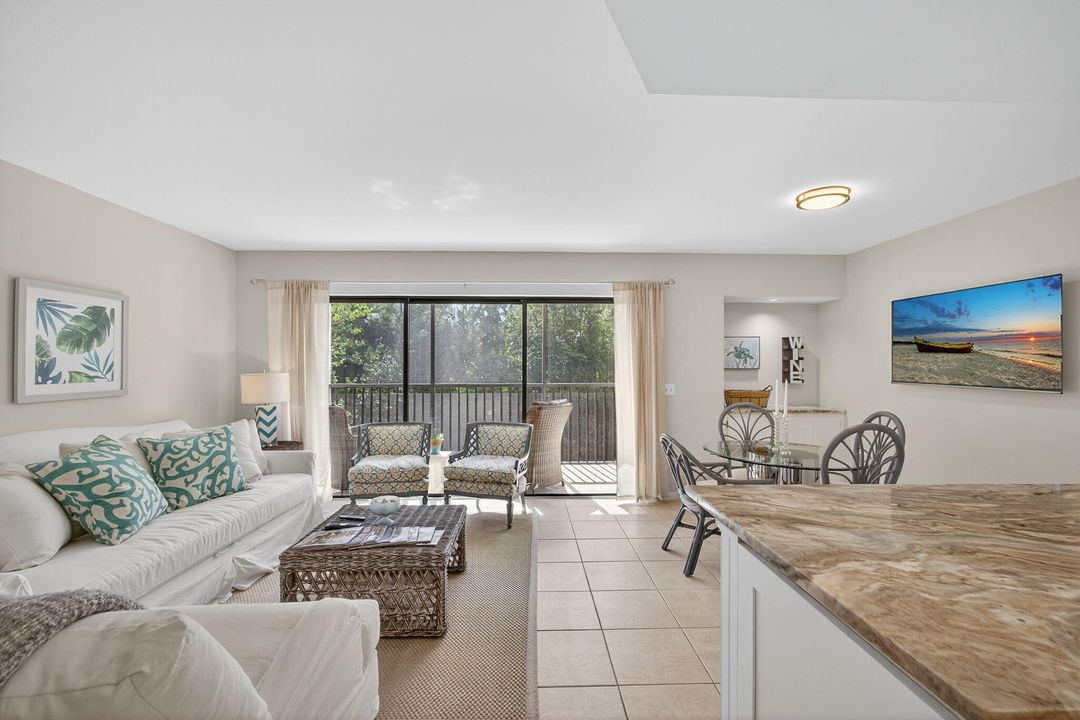 待售: $329,000 (1 贝兹, 1 浴室, 860 平方英尺)