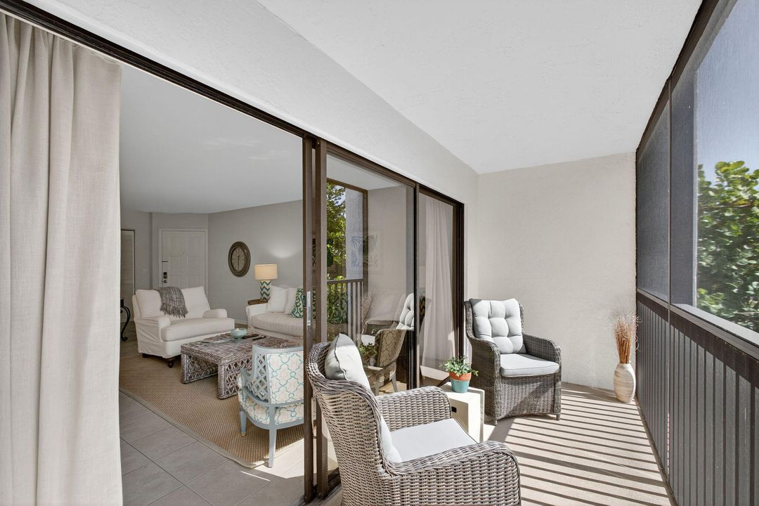 待售: $329,000 (1 贝兹, 1 浴室, 860 平方英尺)