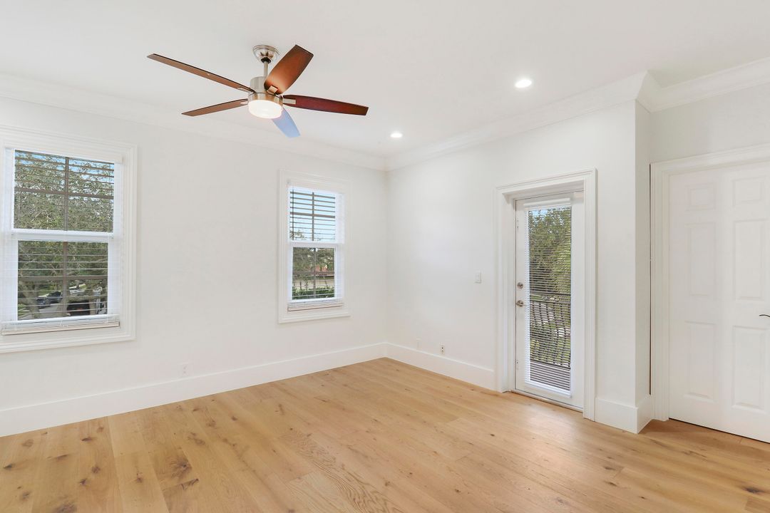 出租: $12,500 (5 贝兹, 4 浴室, 4666 平方英尺)