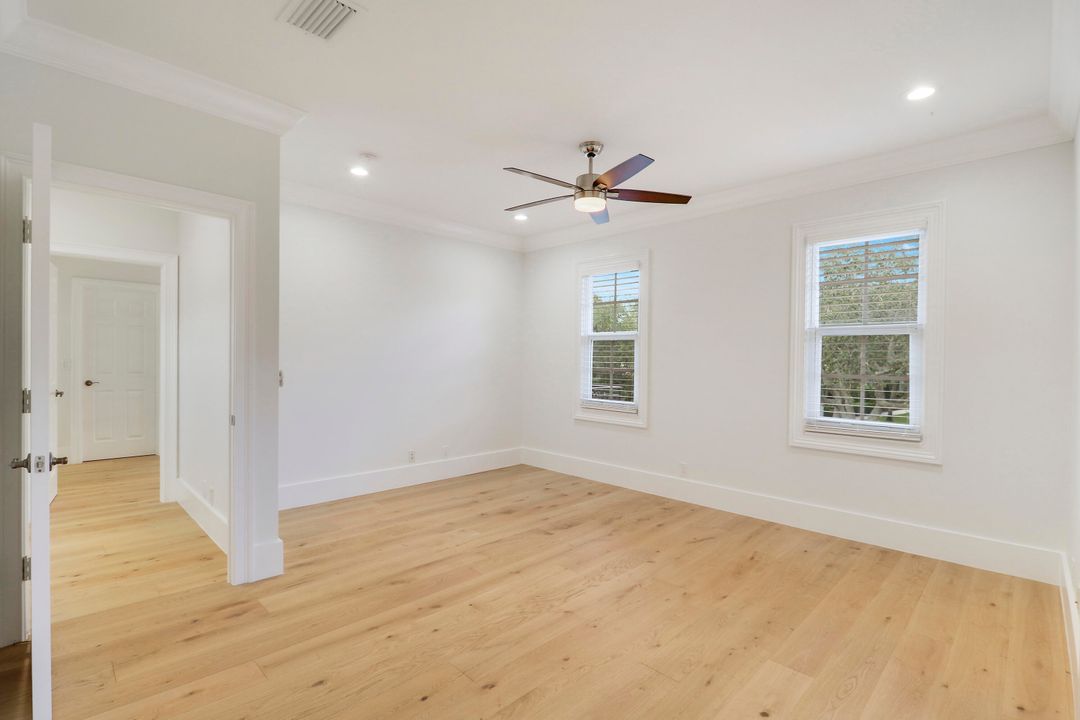 出租: $12,500 (5 贝兹, 4 浴室, 4666 平方英尺)