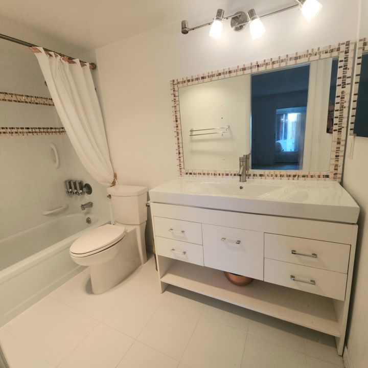 待售: $169,000 (2 贝兹, 2 浴室, 1062 平方英尺)