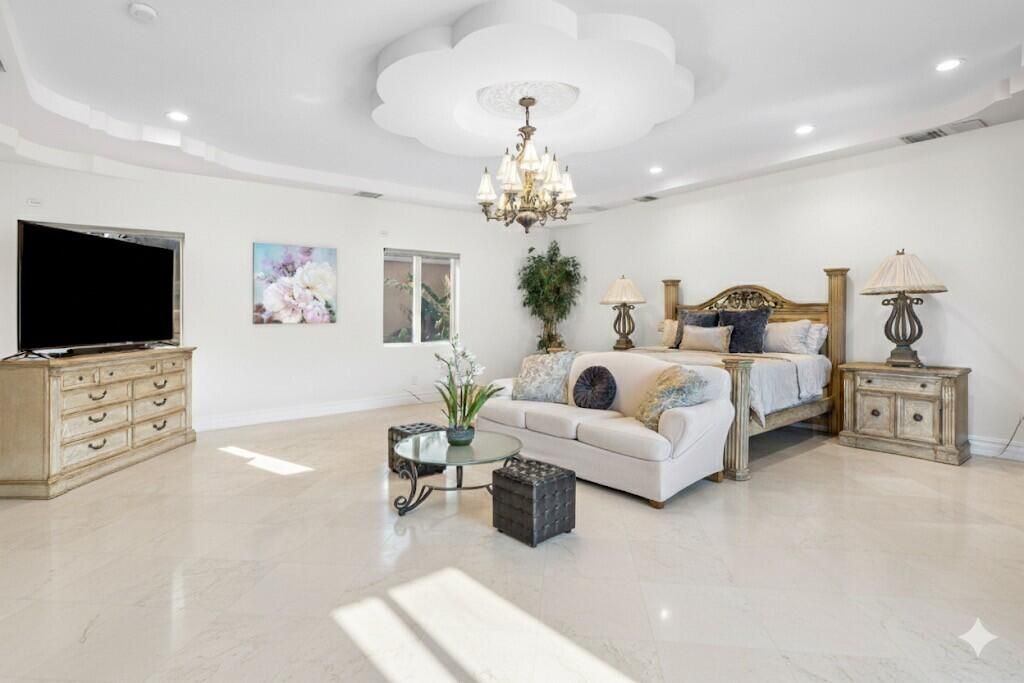 For Sale: $4,950,000 (6 beds, 6 baths, 6708 Square Feet)