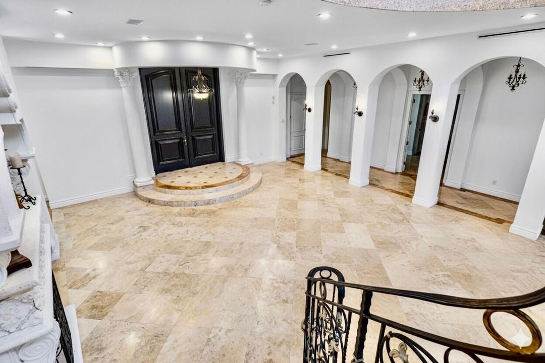 For Sale: $4,950,000 (6 beds, 6 baths, 6708 Square Feet)