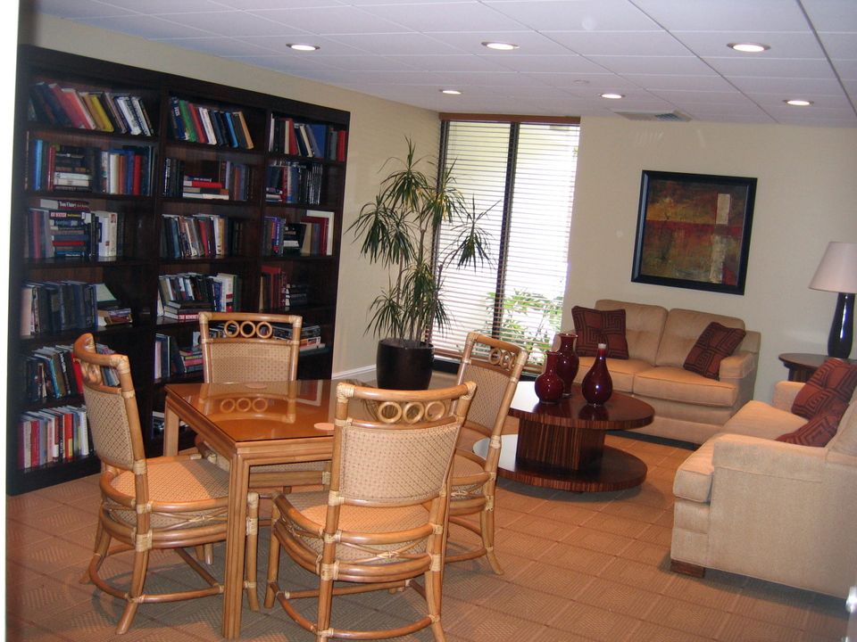 En Venta: $699,000 (2 camas, 2 baños, 1804 Pies cuadrados)