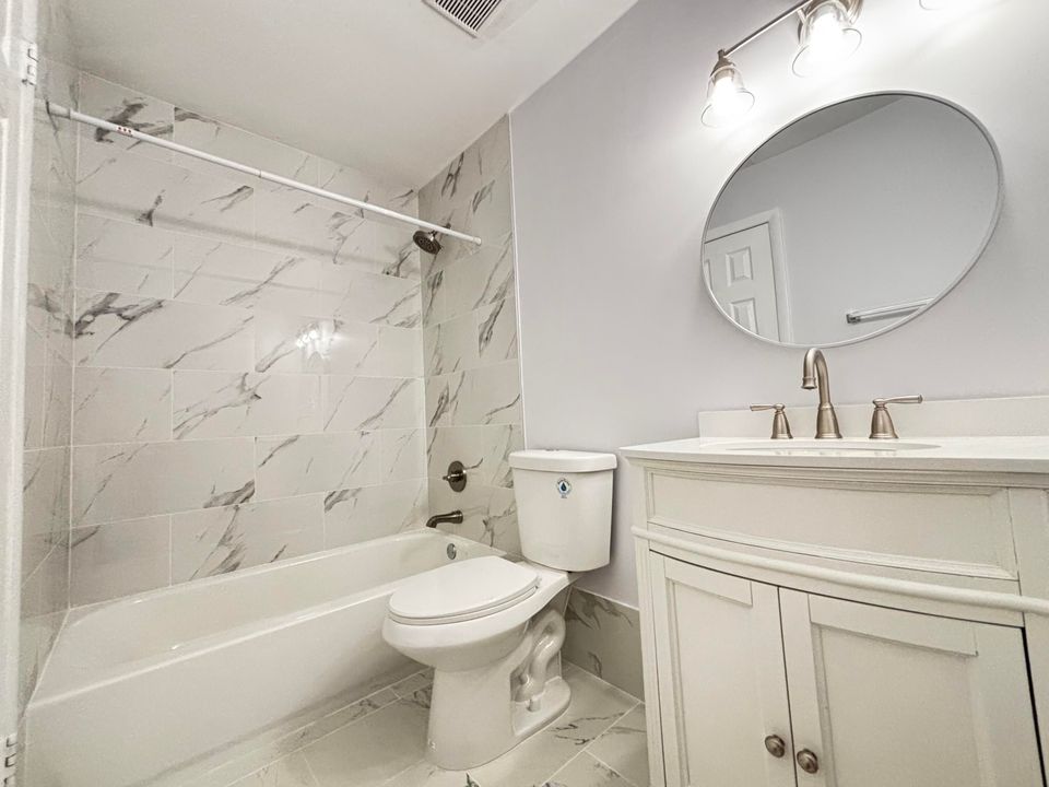 For Rent: $2,300 (2 beds, 2 baths, 1148 Square Feet)