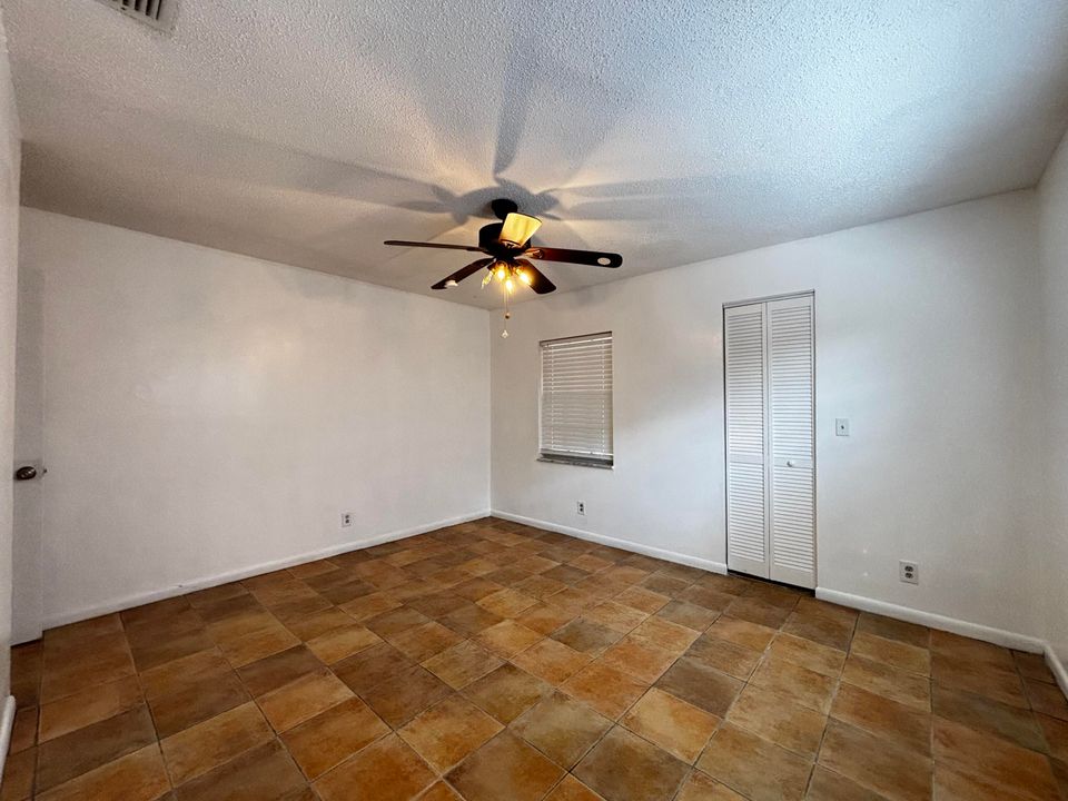 For Rent: $2,300 (2 beds, 2 baths, 1148 Square Feet)