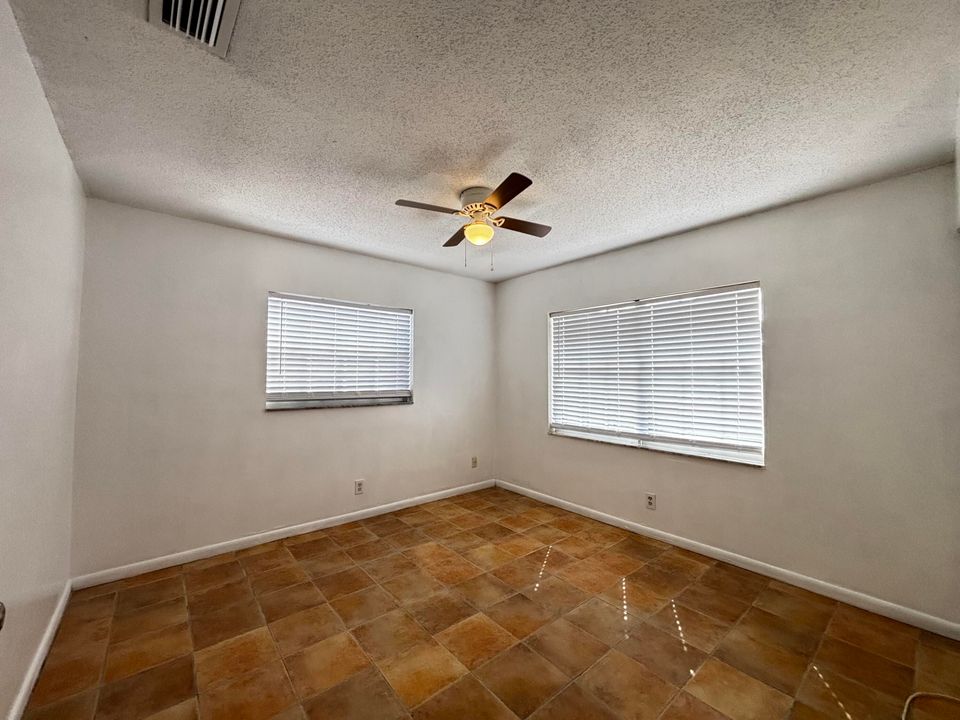 For Rent: $2,300 (2 beds, 2 baths, 1148 Square Feet)