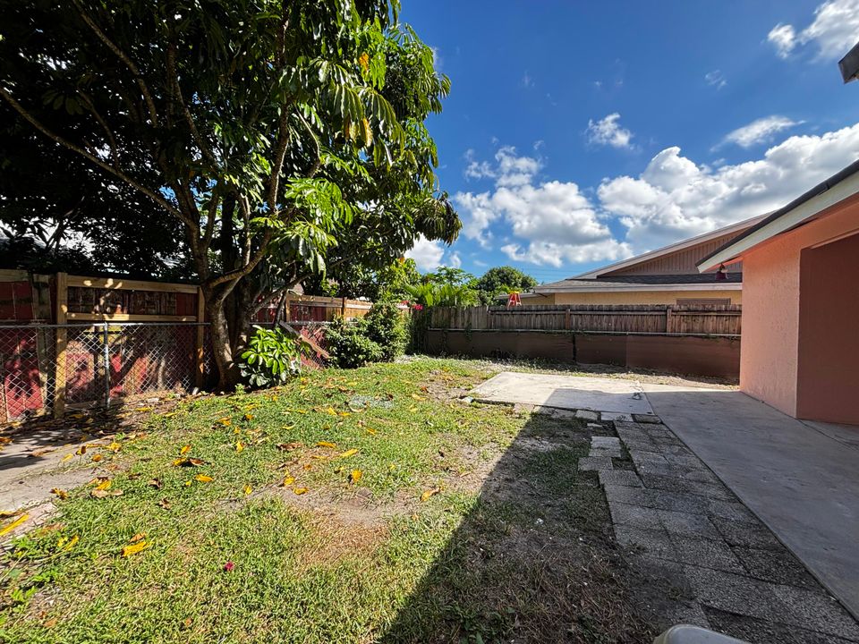 For Rent: $2,300 (2 beds, 2 baths, 1148 Square Feet)