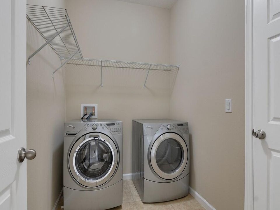 En Venta: $459,900 (4 camas, 3 baños, 2516 Pies cuadrados)