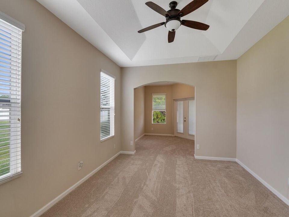 En Venta: $459,900 (4 camas, 3 baños, 2516 Pies cuadrados)