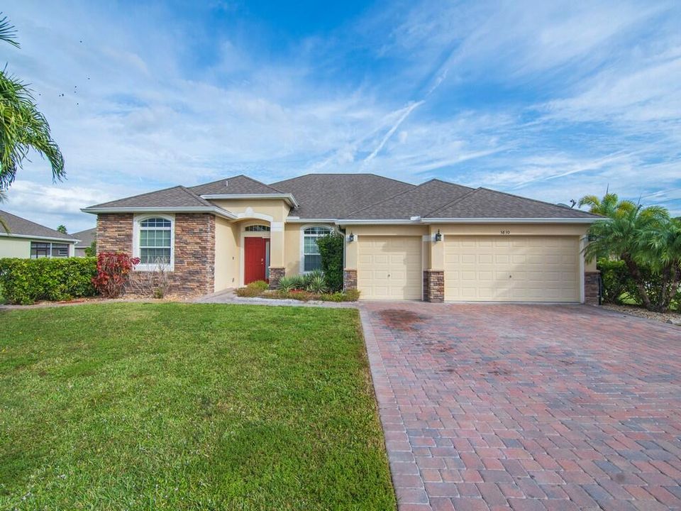 En Venta: $459,900 (4 camas, 3 baños, 2516 Pies cuadrados)