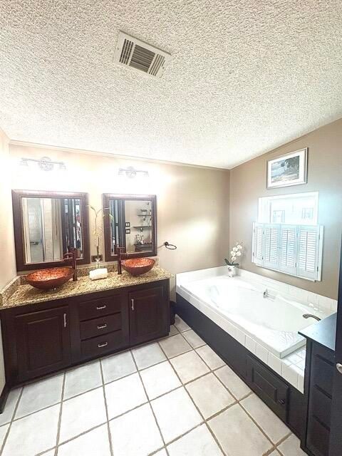 待售: $89,900 (2 贝兹, 2 浴室, 1458 平方英尺)