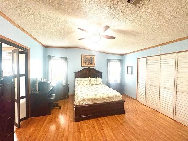 待售: $89,900 (2 贝兹, 2 浴室, 1458 平方英尺)