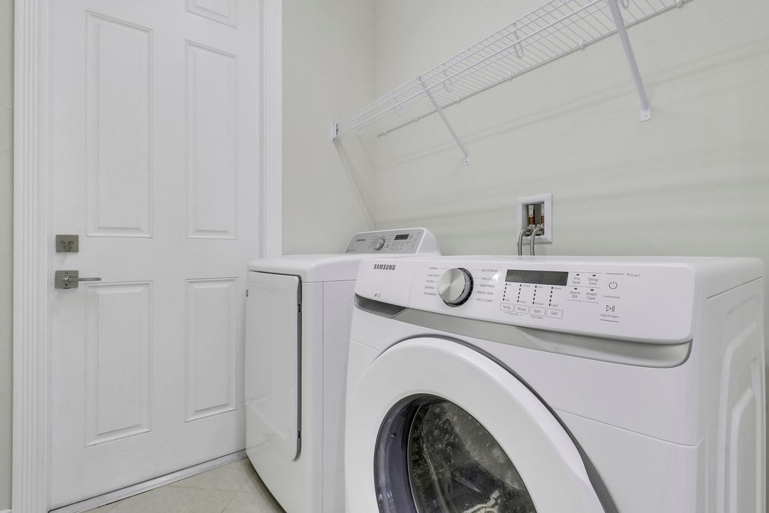 合同活跃: $3,650 (3 贝兹, 2 浴室, 1533 平方英尺)