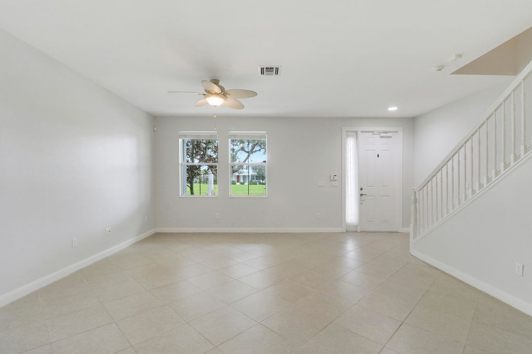 合同活跃: $3,650 (3 贝兹, 2 浴室, 1533 平方英尺)