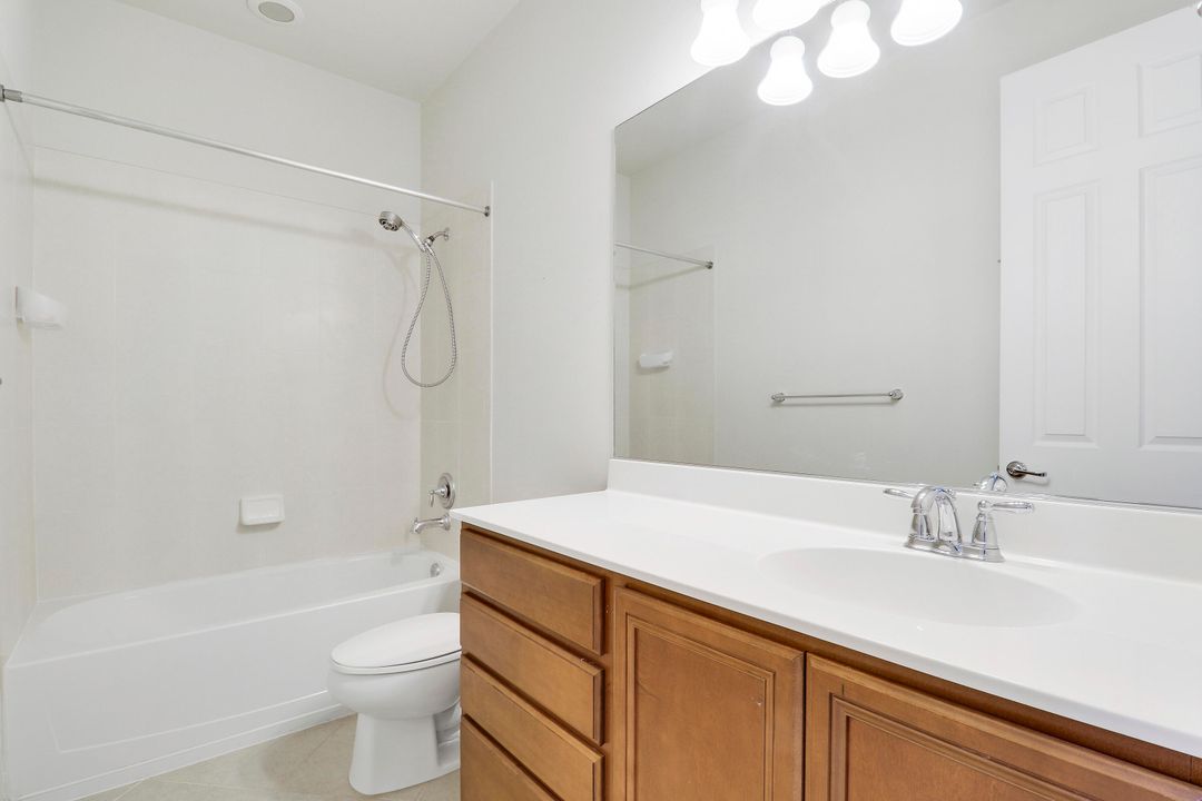 合同活跃: $3,650 (3 贝兹, 2 浴室, 1533 平方英尺)