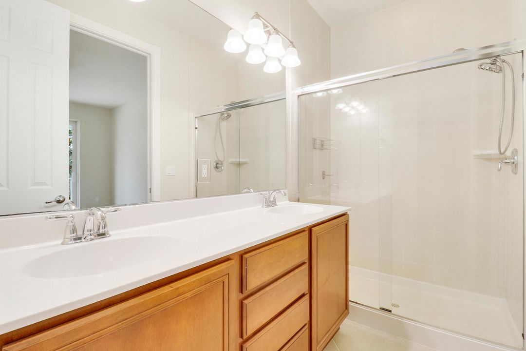 合同活跃: $3,650 (3 贝兹, 2 浴室, 1533 平方英尺)