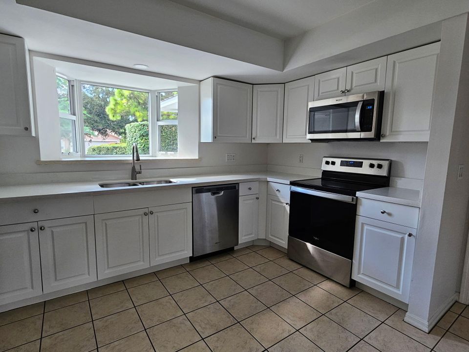 待售: $290,000 (3 贝兹, 2 浴室, 1263 平方英尺)