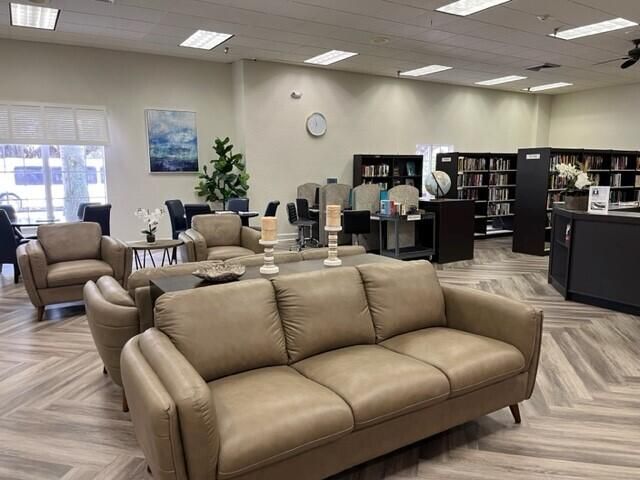 На продажу: $60,000 (1 спален, 1 ванн, 720 Квадратных фут)