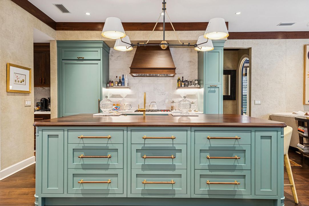 For Sale: $1,695,000 (4 beds, 4 baths, 2581 Square Feet)