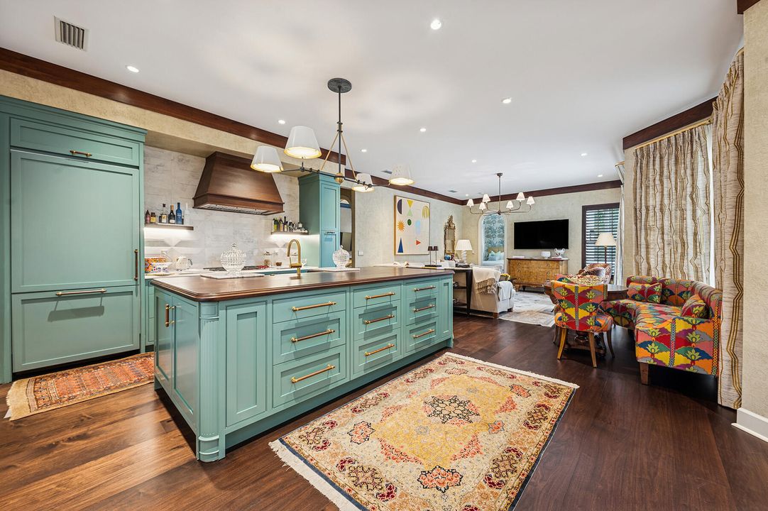 For Sale: $1,695,000 (4 beds, 4 baths, 2581 Square Feet)