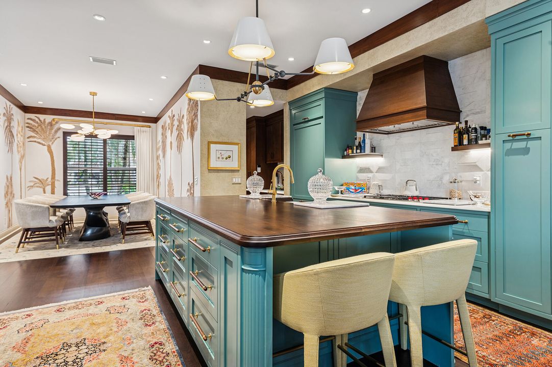 For Sale: $1,695,000 (4 beds, 4 baths, 2581 Square Feet)