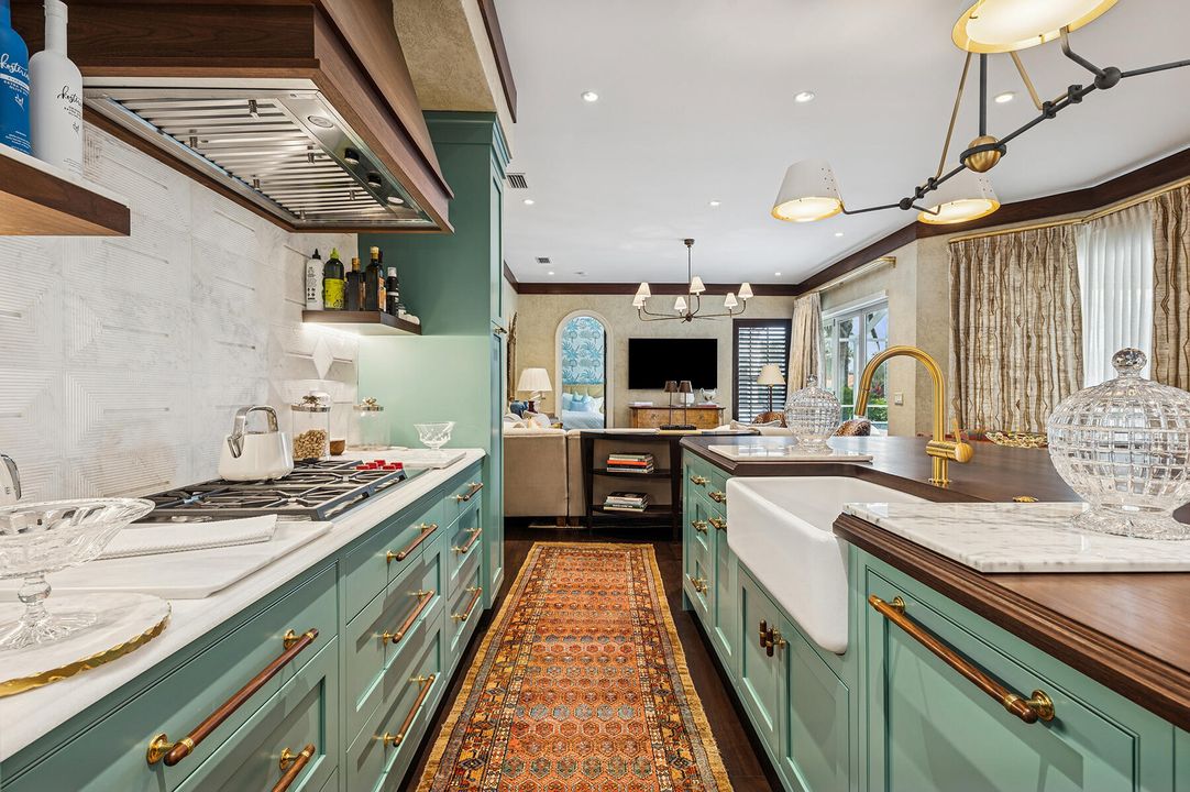 For Sale: $1,695,000 (4 beds, 4 baths, 2581 Square Feet)