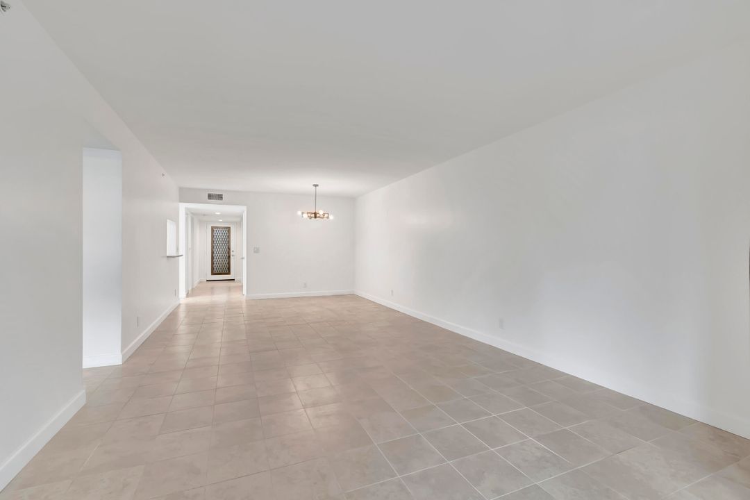 For Rent: $2,400 (2 beds, 2 baths, 1160 Square Feet)