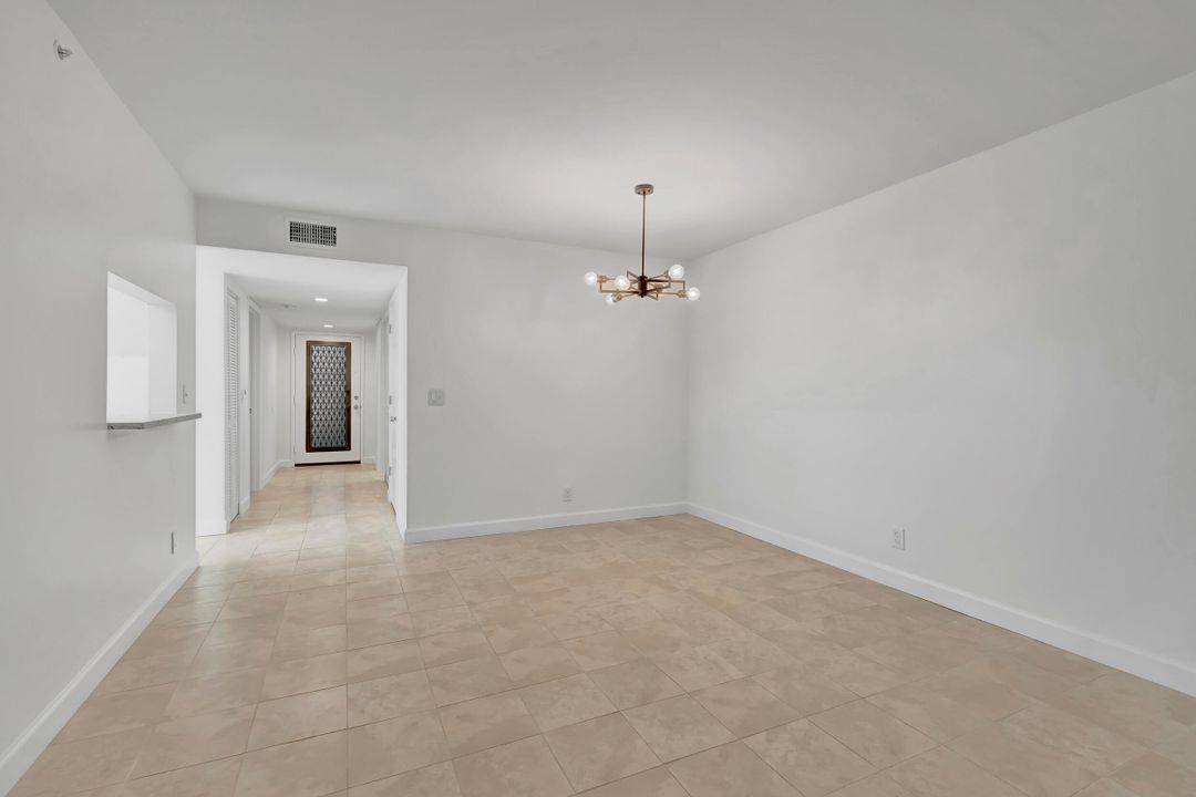 For Rent: $2,400 (2 beds, 2 baths, 1160 Square Feet)