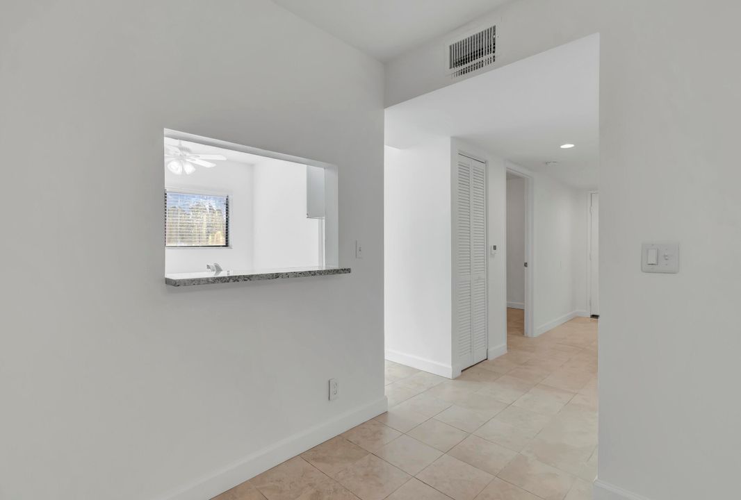 For Rent: $2,400 (2 beds, 2 baths, 1160 Square Feet)