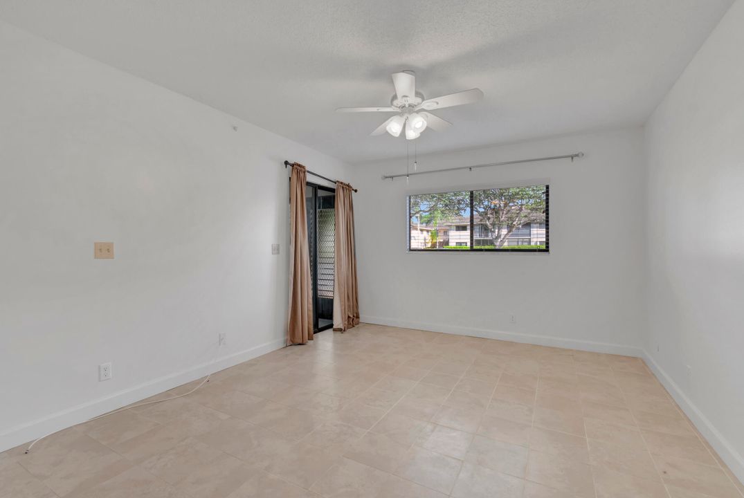 For Rent: $2,400 (2 beds, 2 baths, 1160 Square Feet)