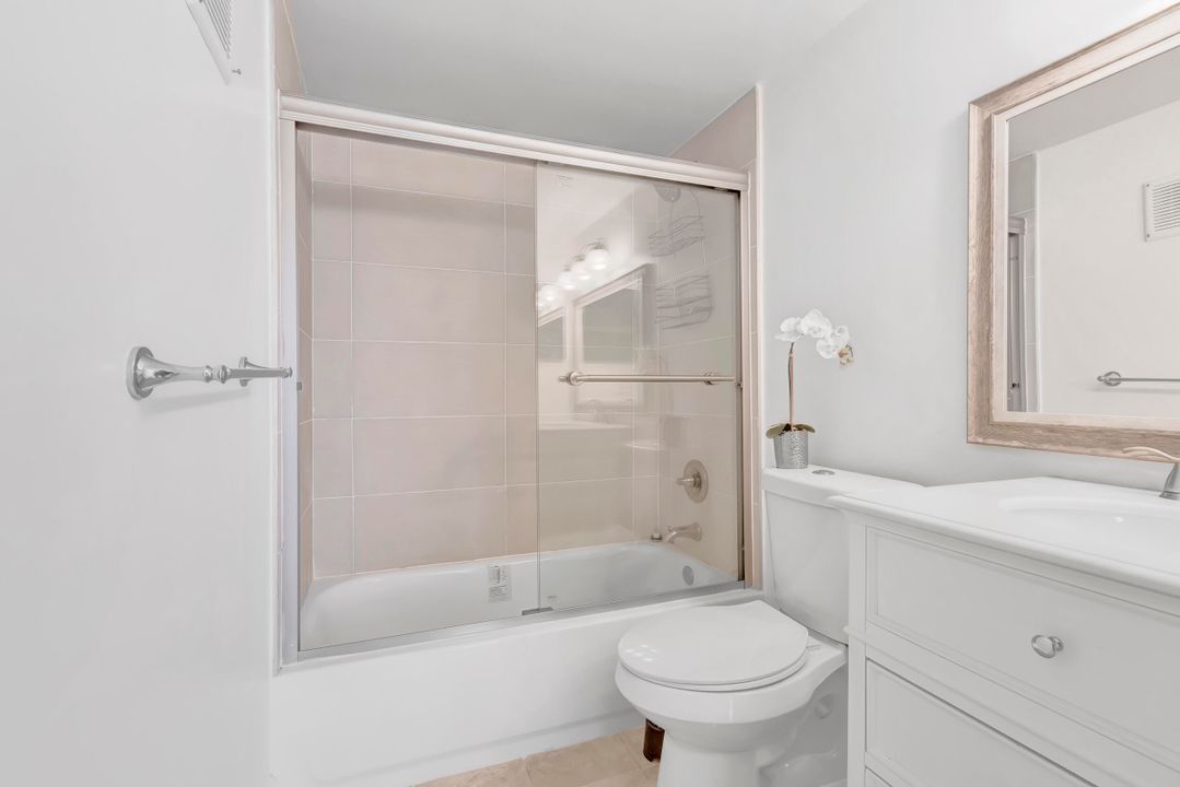 For Rent: $2,400 (2 beds, 2 baths, 1160 Square Feet)