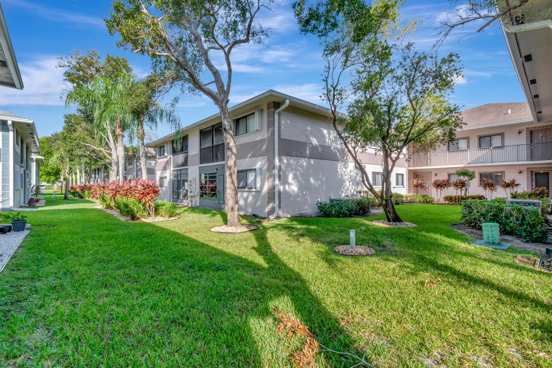 For Rent: $2,400 (2 beds, 2 baths, 1160 Square Feet)