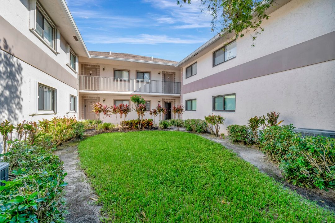 For Rent: $2,400 (2 beds, 2 baths, 1160 Square Feet)