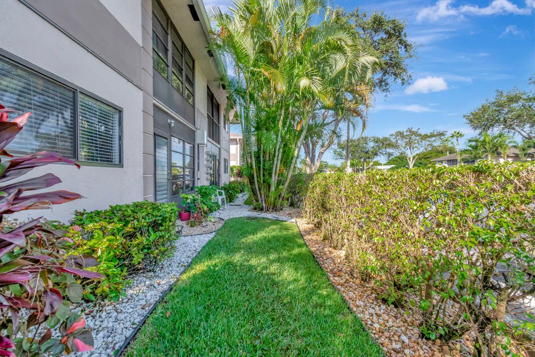 For Rent: $2,400 (2 beds, 2 baths, 1160 Square Feet)