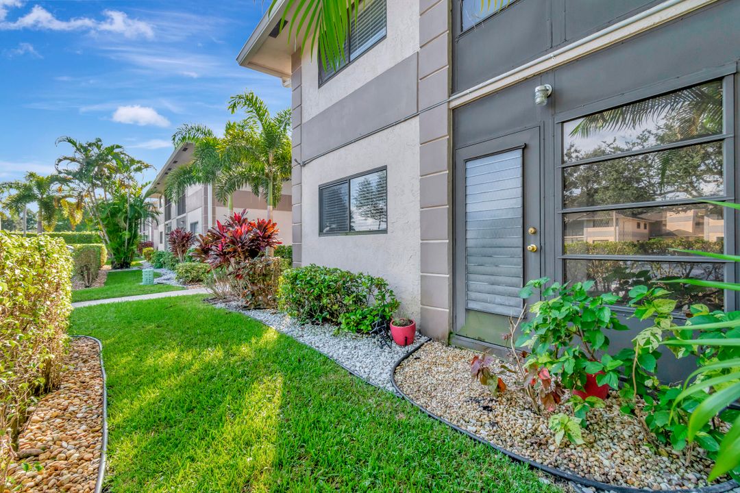 For Rent: $2,400 (2 beds, 2 baths, 1160 Square Feet)