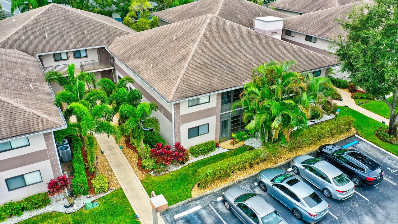 For Rent: $2,400 (2 beds, 2 baths, 1160 Square Feet)