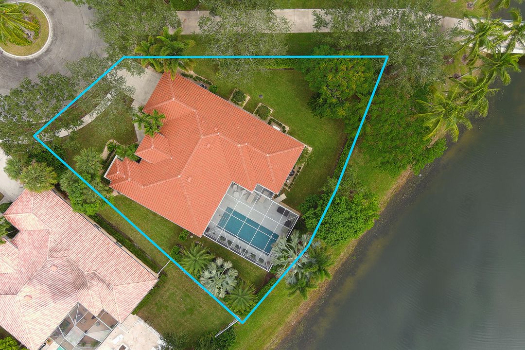 For Sale: $1,695,000 (4 beds, 4 baths, 2581 Square Feet)