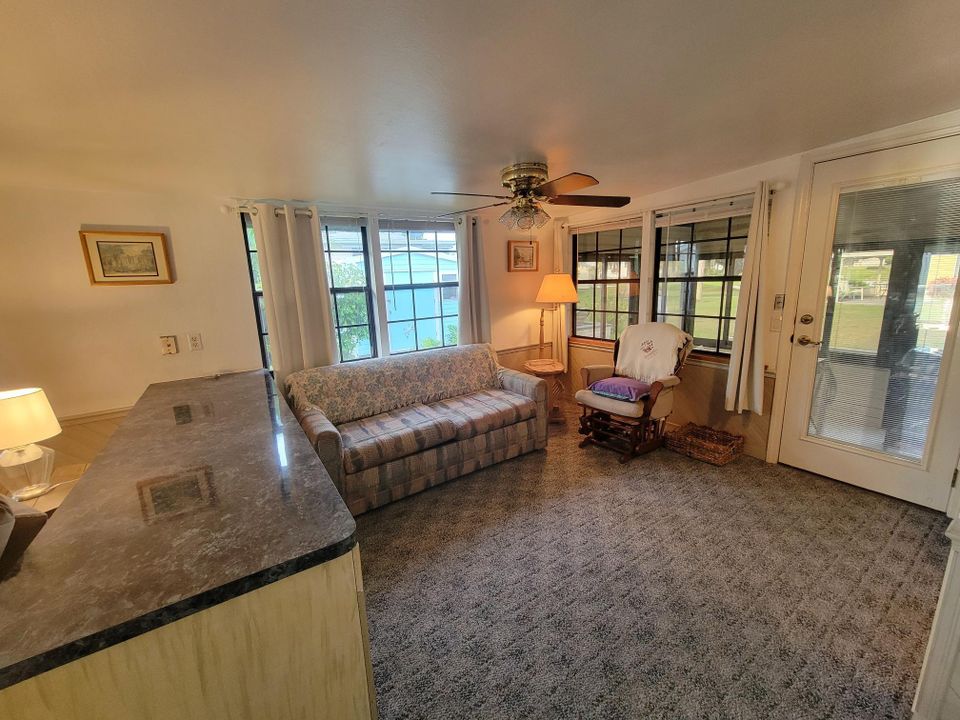 На продажу: $109,000 (1 спален, 1 ванн, 639 Квадратных фут)