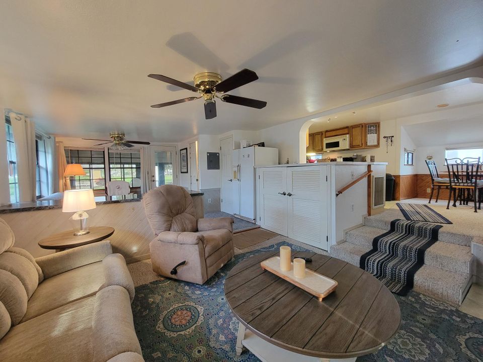 На продажу: $109,000 (1 спален, 1 ванн, 639 Квадратных фут)